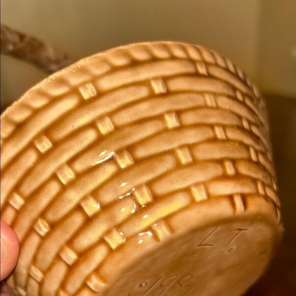 Ceramic Basket 1984 - Picture 7 of 7
